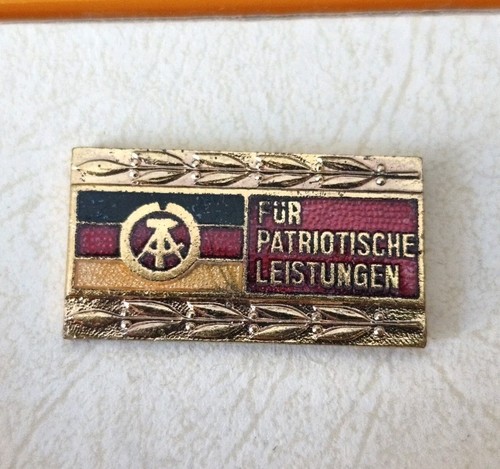 Auszeichnung ddr ehrennadel - auszeichnung,