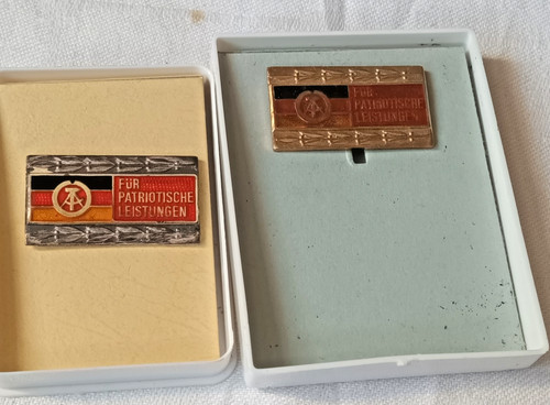 Ddr 2xehrennadel der - 2xehrennadel,