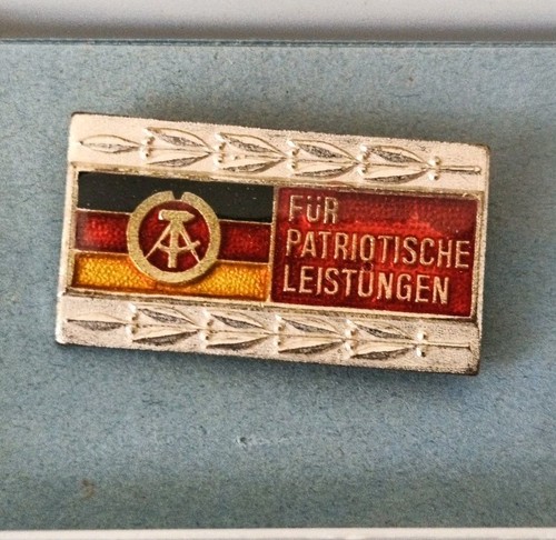 Abzeichen ddr ehrennadel - abzeichen,