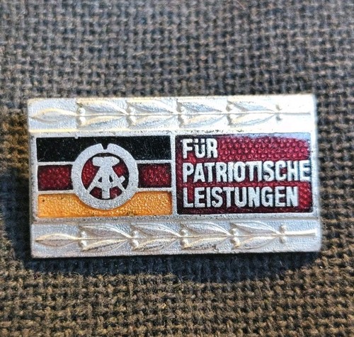 Abzeichen ddr ehrennadel - ddr:,
