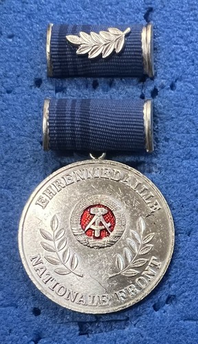 Abzeichen ddr ehrennadel - ddr,