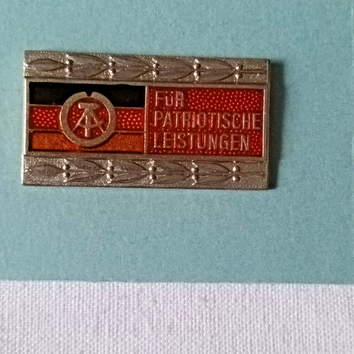 Ddr spange nationale front - ddr,